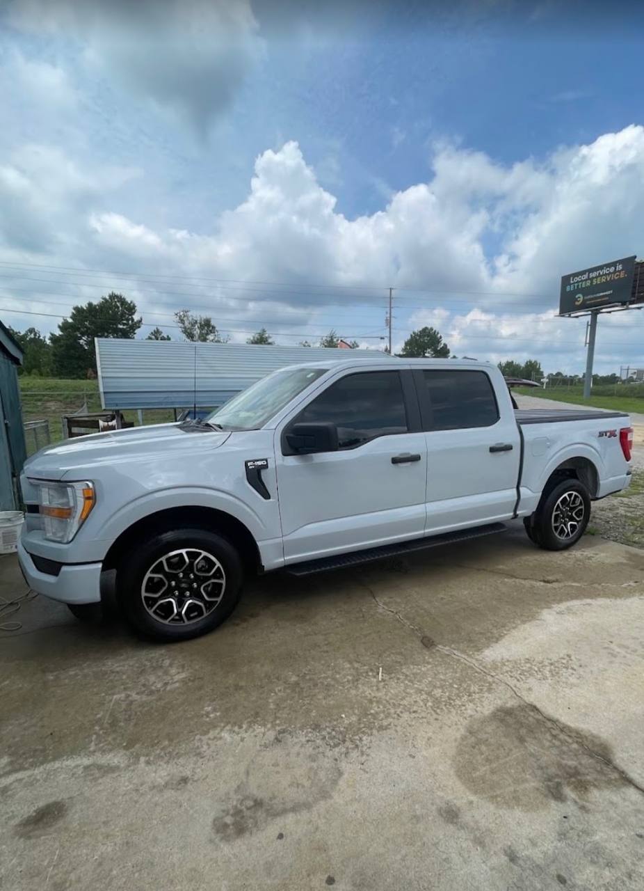 White Ford F-150, exterior detail
